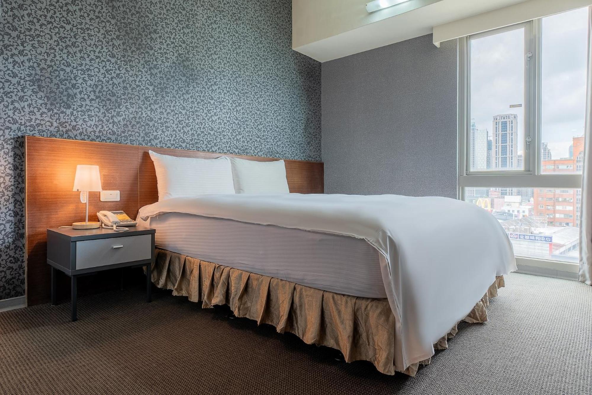 The Galerie Hotel Тайчжун Экстерьер фото