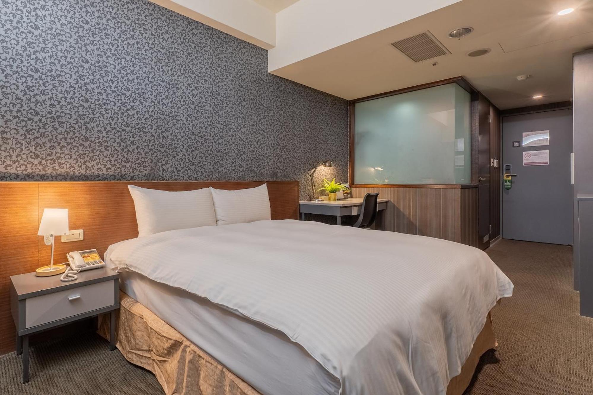 The Galerie Hotel Тайчжун Экстерьер фото