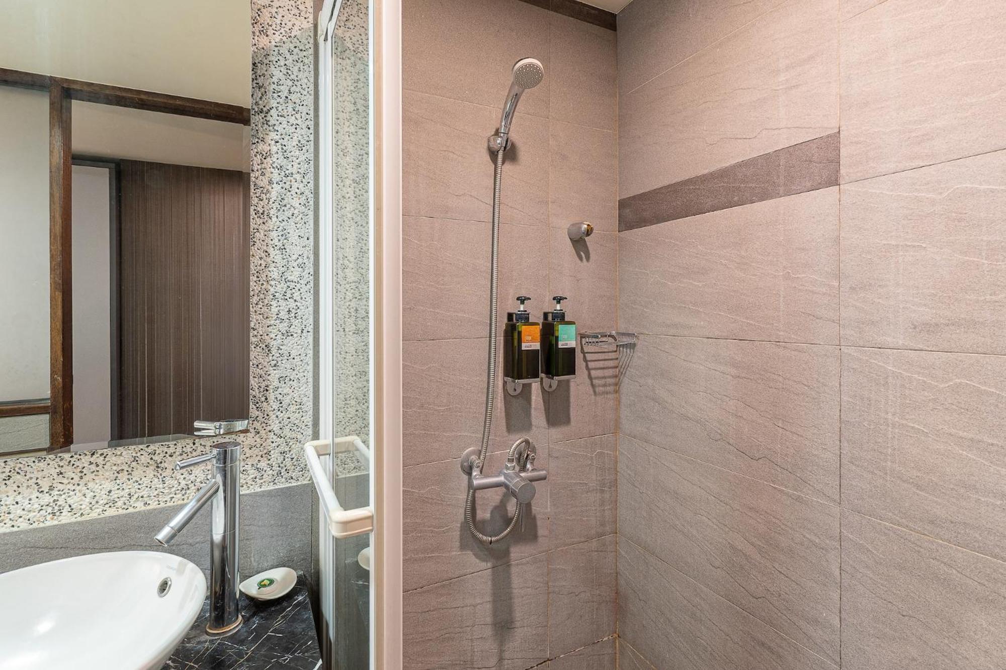 The Galerie Hotel Тайчжун Экстерьер фото