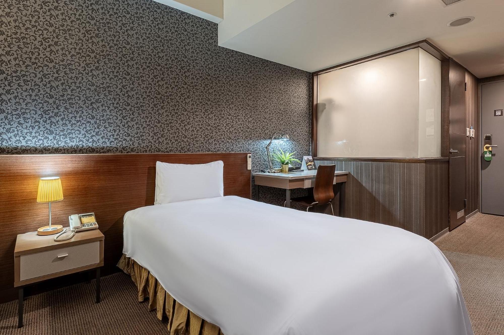 The Galerie Hotel Тайчжун Экстерьер фото