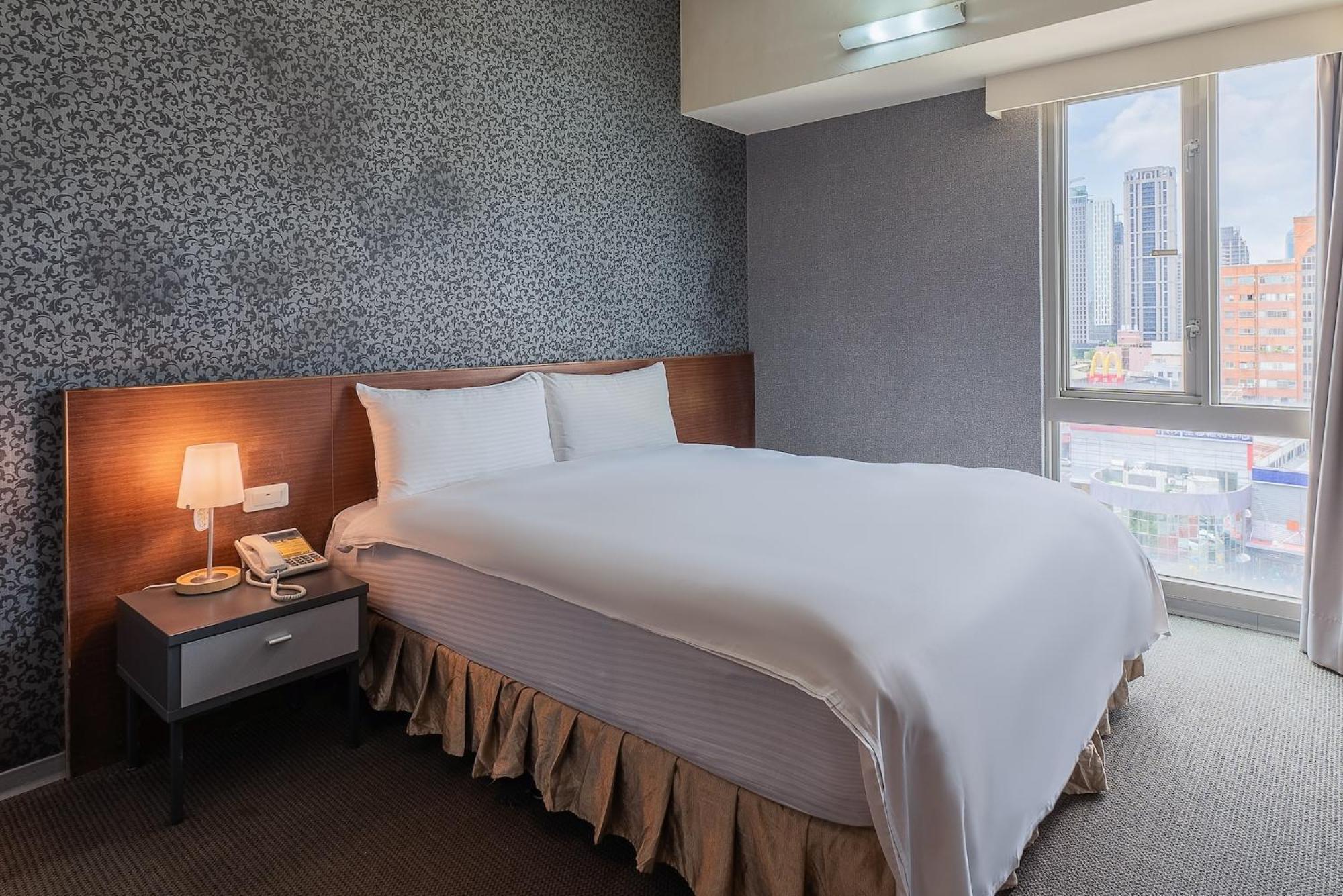 The Galerie Hotel Тайчжун Экстерьер фото