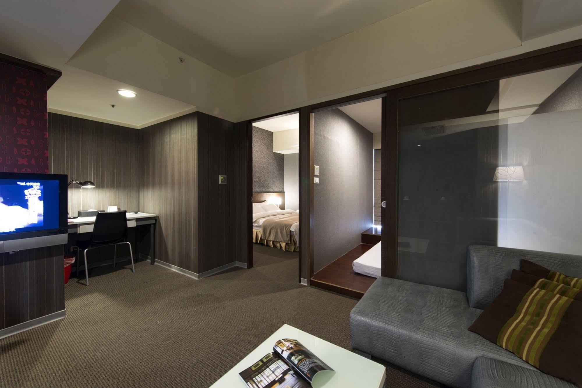 The Galerie Hotel Тайчжун Экстерьер фото